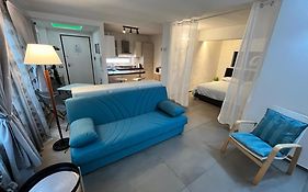 Kalendoola'S Suite